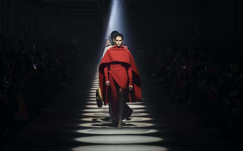 تفاصيل عرض أزياء GIVENCHY لخريف وشتاء 2020 مباشرة من باريس