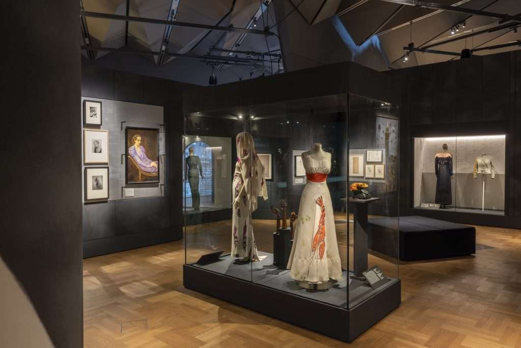 schiaparelli, fashion becomes art, exhibition
