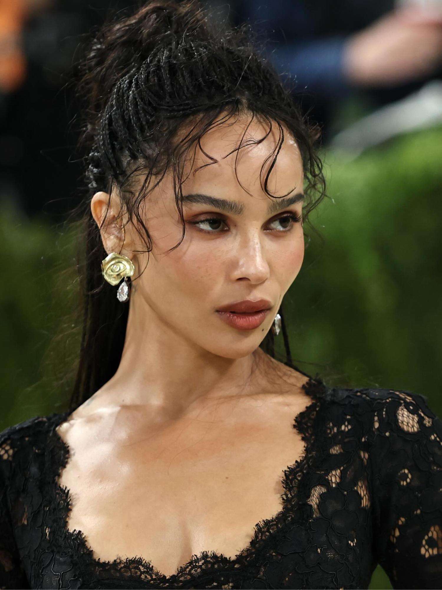 blurred lips, lipstick, lip trend, makeup trend