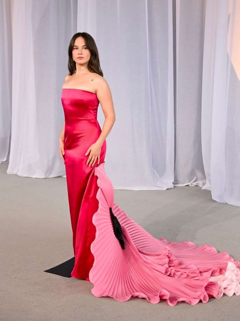 Cailee Spaeny n Valentino at Museum Gala