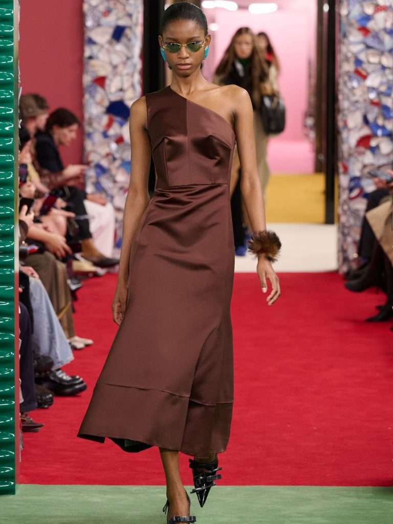 Chocolate Brown Trend, Acne